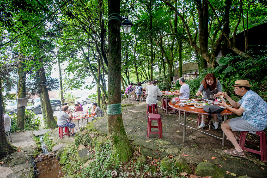 山園野菜餐廳｜陽明山竹子湖野菜餐廳推薦在森林裡面吃雞真的很妙 @嘿!部落!