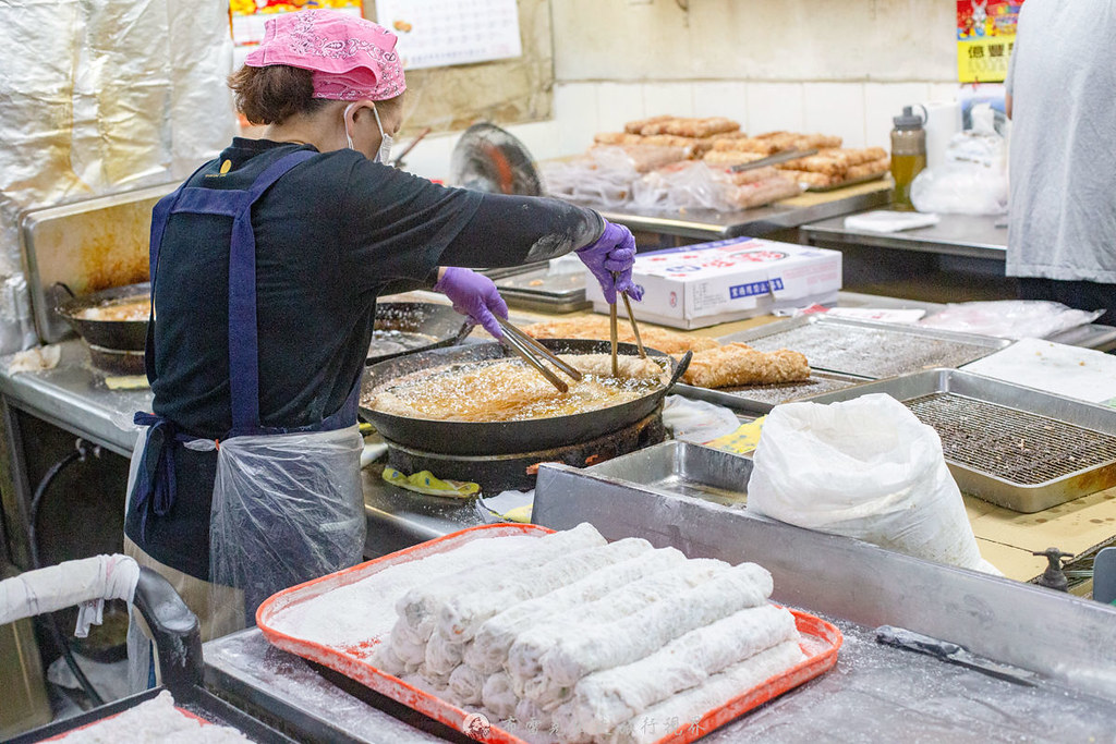 阿富網絲肉捲｜嘉義東市場必吃排隊美食一個人只能買兩條70元肉捲 @嘿!部落!