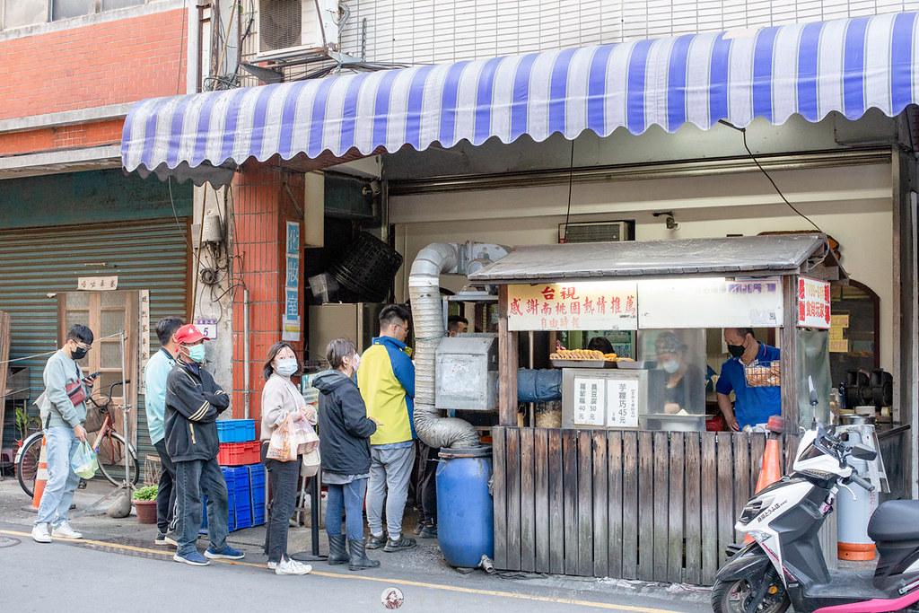 阿杏臭豆腐｜大溪在地飄香40年臭豆腐老店一到假日幾乎都在排隊 @嘿!部落!