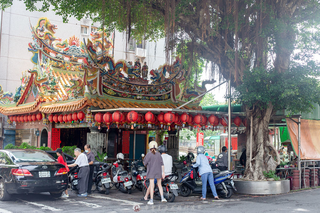 土地公廟豬肝粥｜神明有保祐的中壢隱藏版美食真的就藏在土地公廟旁邊