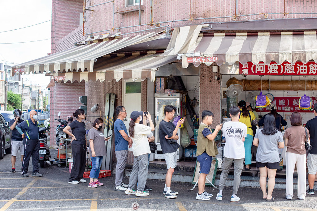 頂埔阿嬤蔥油餅｜生意好到每天都排隊的宜蘭頭城礁溪一帶人氣蔥油餅