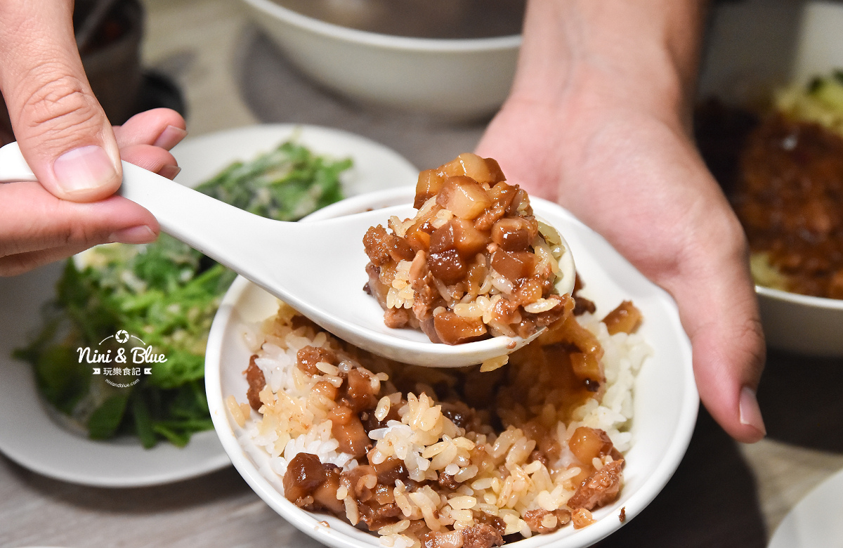 玉堂春 魯肉飯 | 台中美村路烤鴨附近的平價小吃，推薦豬耳朵、蔥油雞腿、豆皮絲 @嘿!部落!