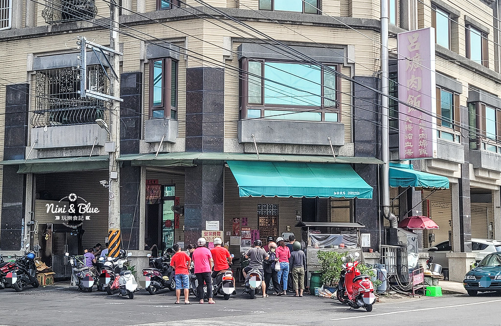 呂爌肉飯 | 潭子火車站旁的在地人台式早午餐，爌肉飯、炒麵加綜合湯最對味