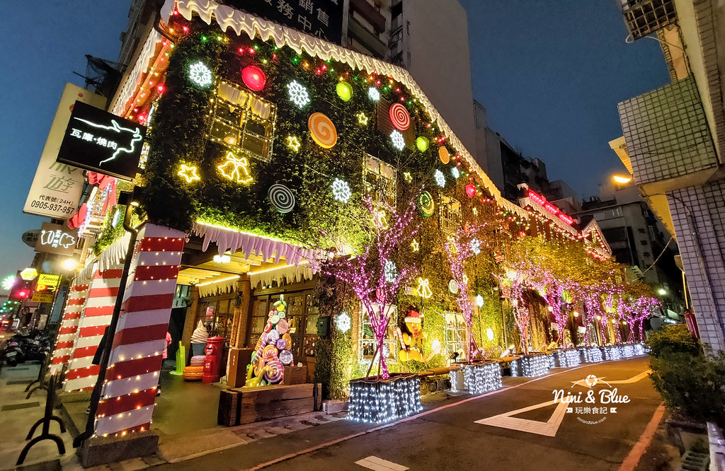 瓦庫燒肉薑餅屋 | 2022台中耶誕打卡景點，有最美薑餅屋美稱的耶誕景點就在台中火車站