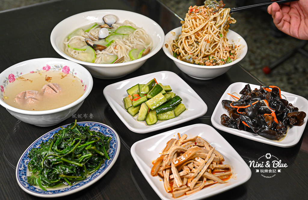 劉漣麵，台中北屯昌平路商圈銅板美食，特色皮蛋創意料理小館。捷運四維國小站 @嘿!部落!