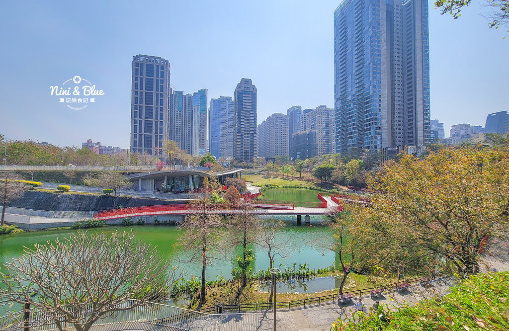 秋紅谷景觀生態公園|台中免費景點，散步約會看七期夜景，還有黑天鵝寶寶超萌! @嘿!部落!