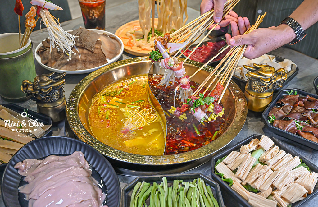 蜀九品麻辣火鍋，四川麻辣老火鍋、麻辣串串，推薦貢菜、鴨腸、黑毛肚、冰粉 @嘿!部落!