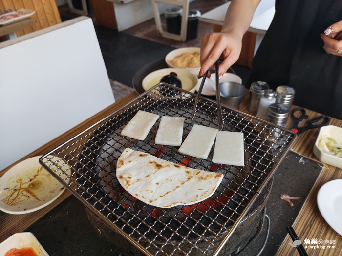 【台北松山】胖肚肚燒肉吃到飽│專業剝蝦桌邊服務超好│澎湖生蠔 牛舌 夜市烤魷魚 牛小排食材棒CP值高 @魚樂分享誌