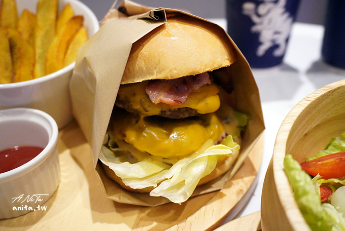 Burger Holic漢堡門徒竹南店｜苗栗美式餐廳．教父豪華牛肉堡雙層肉排爽度超高 @嘿!部落!