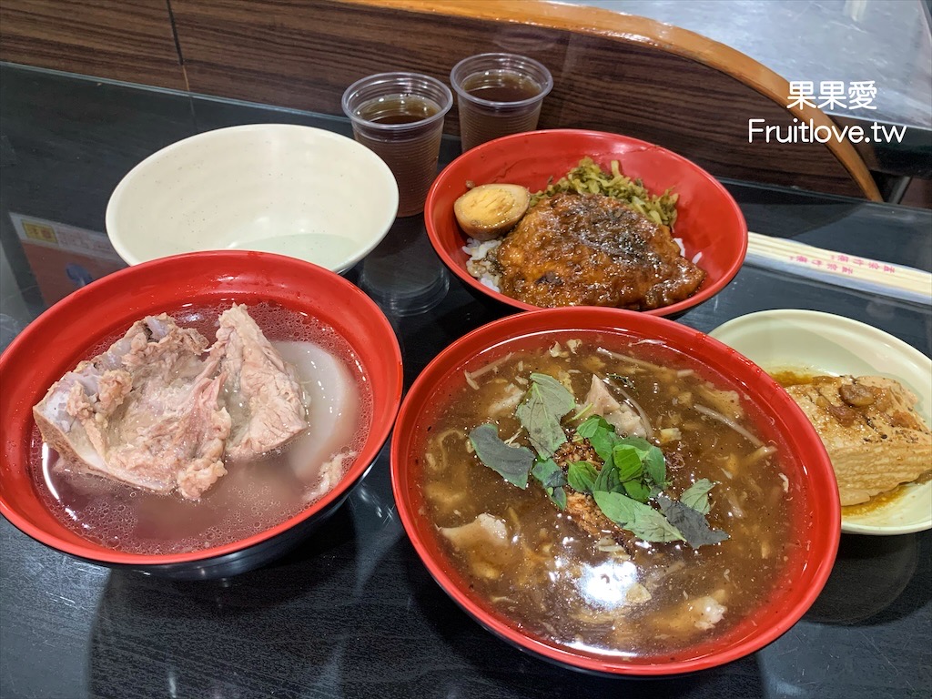 沙茶赤肉羹⟩台中大里平價早午餐、晚餐，有飯、有麵、小菜，內用有免費提供限量的酸梅湯，唯一缺點是沒有青菜的選項 @嘿!部落!