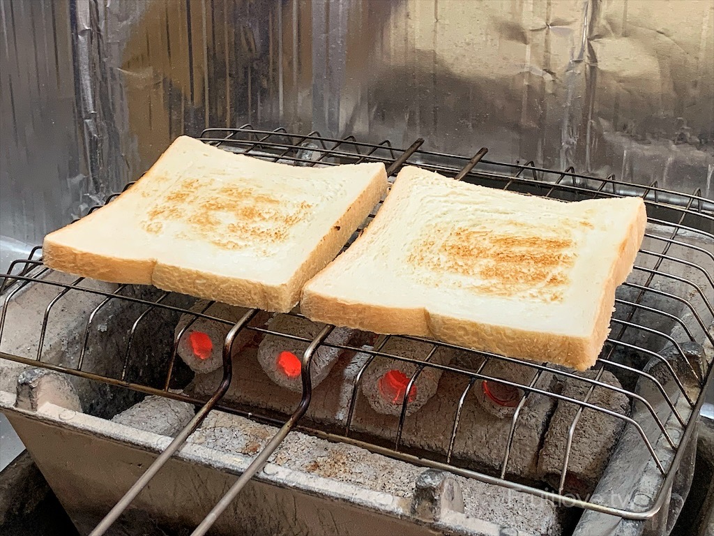 南投早午餐〉晨食糧心-炭烤肉蛋吐司，以純炭火現烤吐司為主打的早午餐，口味多樣選擇豐富，甜果醬系列也很推薦