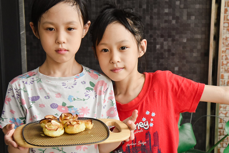 [氣炸鍋食譜] 蘋果起酥塔-自己做蘋果玫瑰起酥｜7歲小孩也能能輕鬆完成得超簡單甜點｜飛利浦氣炸鍋180度12分鐘