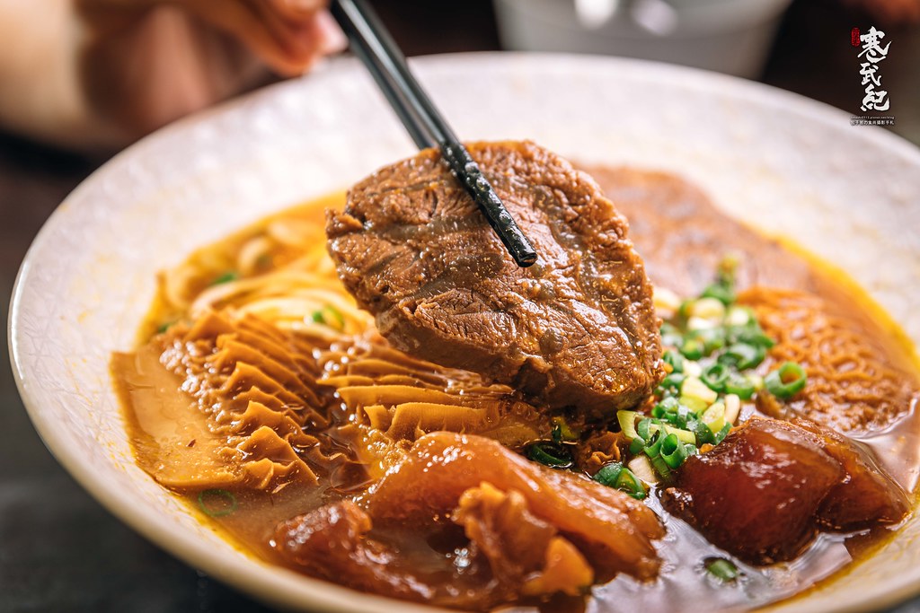 【中肯‧食記】牛閣精緻麵館-內科店．捷運港墘站｜內湖隱藏版超值牛肉麵．招牌滿漢三寶牛肉麵超威．內科美食推薦！ @嘿!部落!