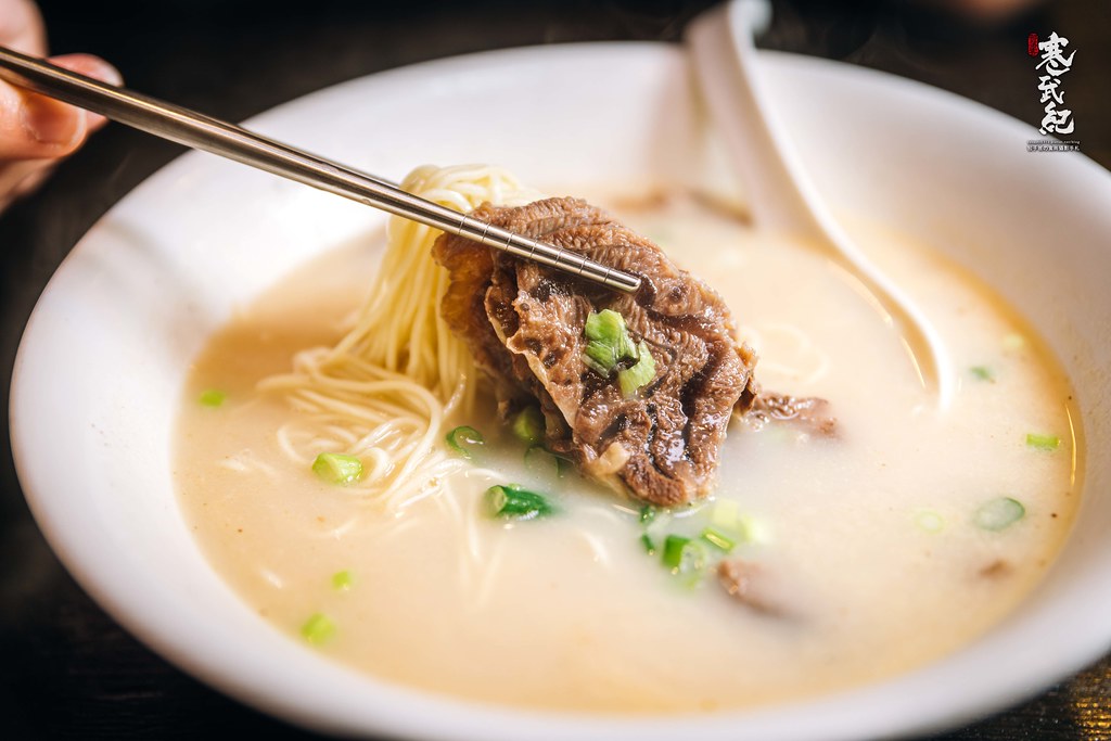 【中肯‧食記】老外一品牛肉麵．捷運行天宮站｜伊朗大廚牛肉麵．清燉牛骨湯頭超濃郁．紅燒牛肉麵有夠好吃．台北牛肉麵推薦！ @嘿!部落!