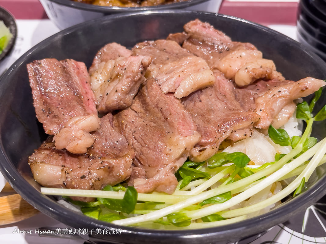 中壢大江美食街 一碗大滿足燒丼株式會社 愛吃肉肉的肉肉控集合啦! @嘿!部落!