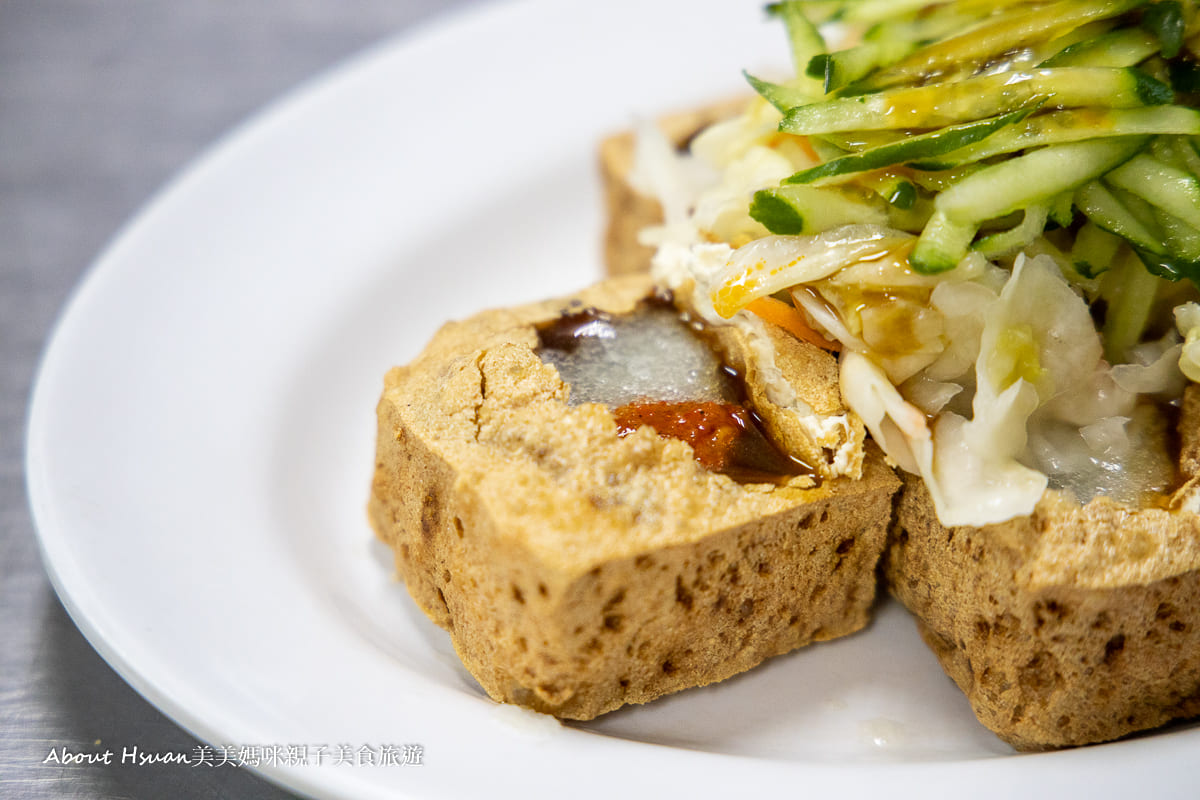 南投美食 賓哥臭豆腐 有人說這可是南投最好吃的臭豆腐 @嘿!部落!