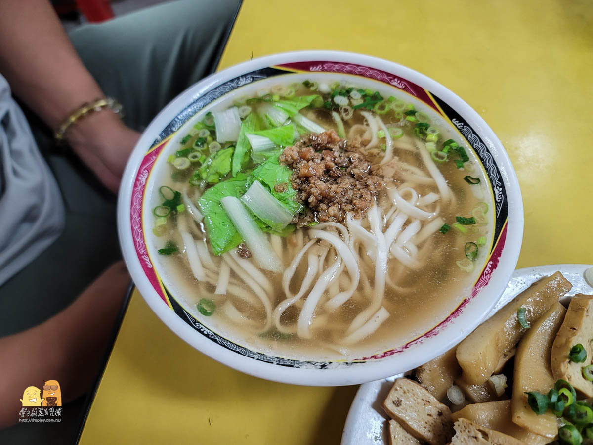 饒河街必吃台南陽春麵，古早味肉燥唇齒留香，現在少見便宜好吃寬陽春麵回味無窮 @嘿!部落!