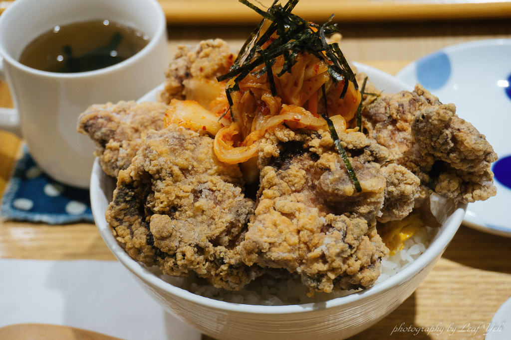 【板橋美食】勇氣食堂│我們不一定需要勇氣，但我們都需要炸雞！ 板橋日式丼飯、板橋新埔美食、板橋炸雞丼飯