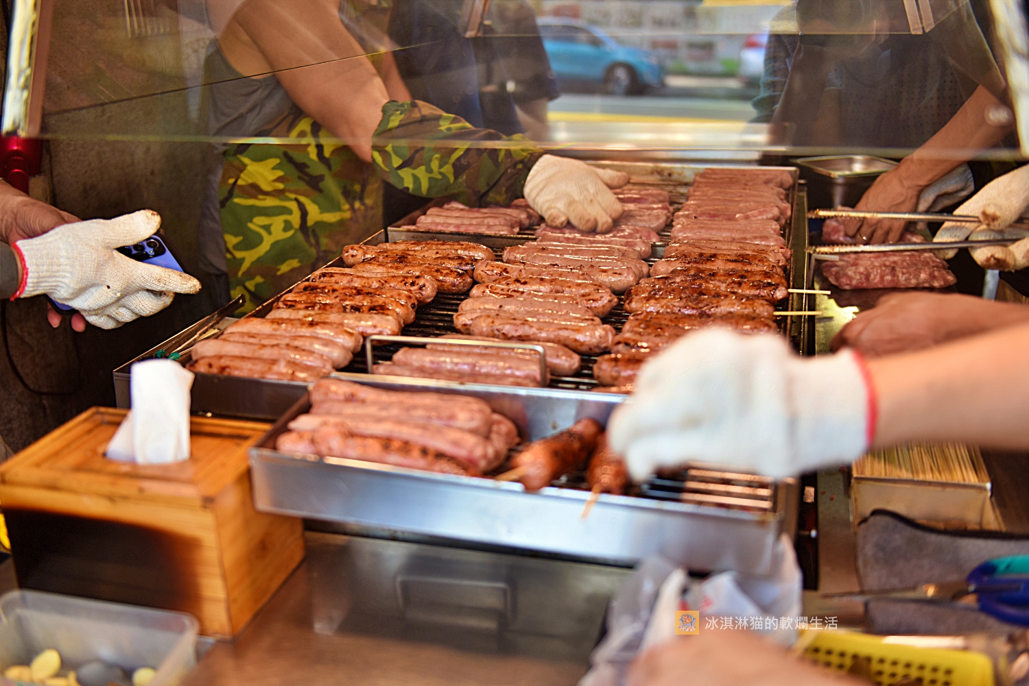 中正紀念堂美食│泉州街黃家香腸排隊美食，油而不膩的炭烤香(有影片) @嘿!部落!