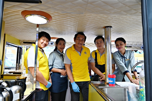 曼谷新玩法：曼谷美食巴士Thai Bus Food Tour，坐豪華雙層巴士邊吃美食遊景點(附影片) @嘿!部落!