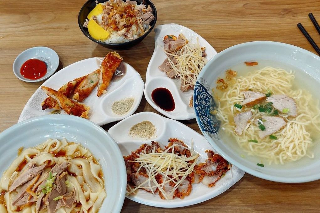 【苗栗美食推薦】傳香麵食館 除了粄條還有麵、有飯、有水餃和各式湯品及小菜，可以滿足每個人不同的喜好，而且經濟實惠！ @嘿!部落!