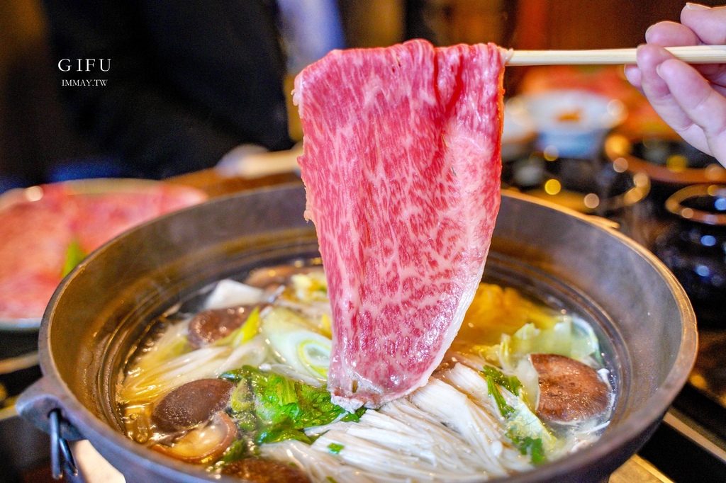 岐阜 | 高山美食推薦 民芸食事 寿々や | 飛驒牛涮涮鍋 (朴葉味噌、壽喜燒、飛驒牛料理、中英文菜單) @嘿!部落!