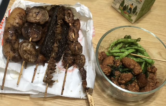 【新竹竹北美食】烤第一 竹北總店，今天消夜吃什麼? 深夜食堂就愛吃鹹酥雞、烤肉，平價美食烤串餐車~