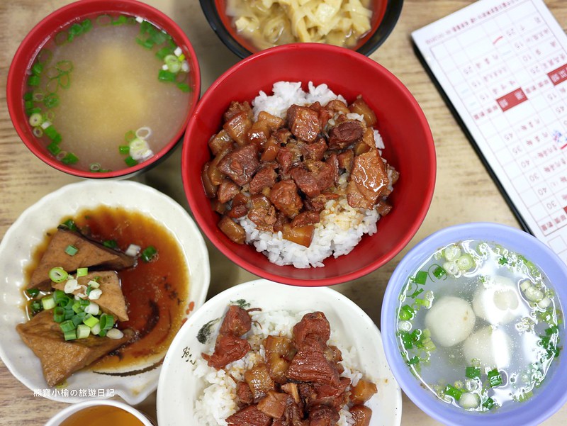 【台中美食】向宏魯肉飯，東海大學學生必吃美食！東海夜市內二十年不變的古早味小吃店。 @嘿!部落!