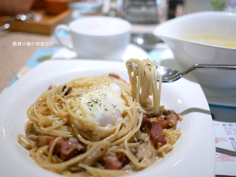 【台中美食】梨子咖啡館崇德店，找下午茶餐廳嗎？位於北屯適合親子家庭來訪的莊園餐廳！冰淇淋鬆餅好吃。 @嘿!部落!