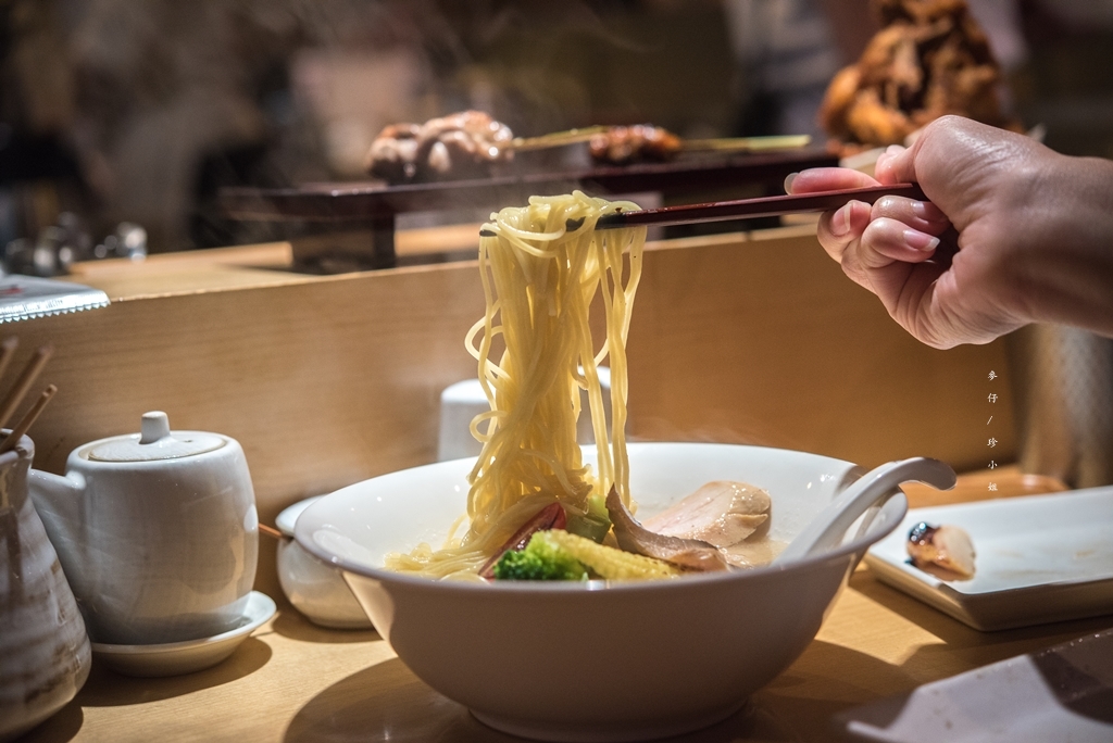 麥仔食。台北｜鳥哲燒物專門店｜不只雞肉串燒美味，每日限量濃厚雞白湯拉麵～錯過可惜｜居酒屋隱藏版的好吃拉麵｜捷運士林站美食 @嘿!部落!