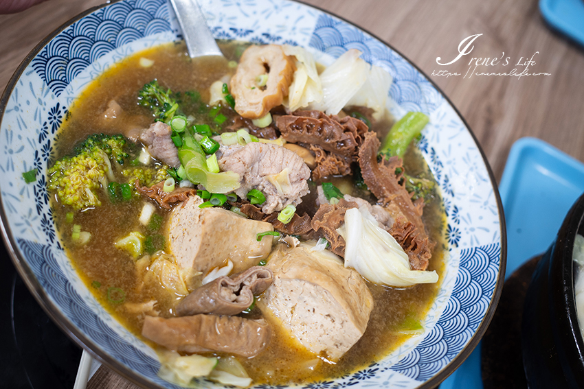 誤打誤撞的北投美食，小兒科診所裡吃麻辣燙，各式川菜料理好吃份量足，電話響不停，生意爆好 @嘿!部落!