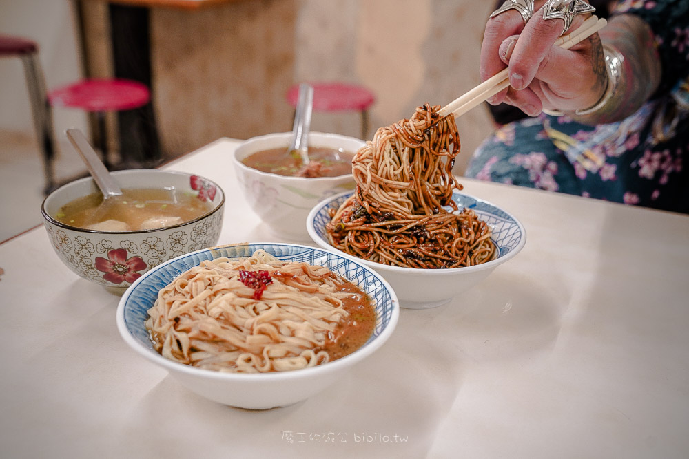 宜蘭美食 復興炸醬麵Ｘ魔王 便宜不貴 炸醬麵比較好吃