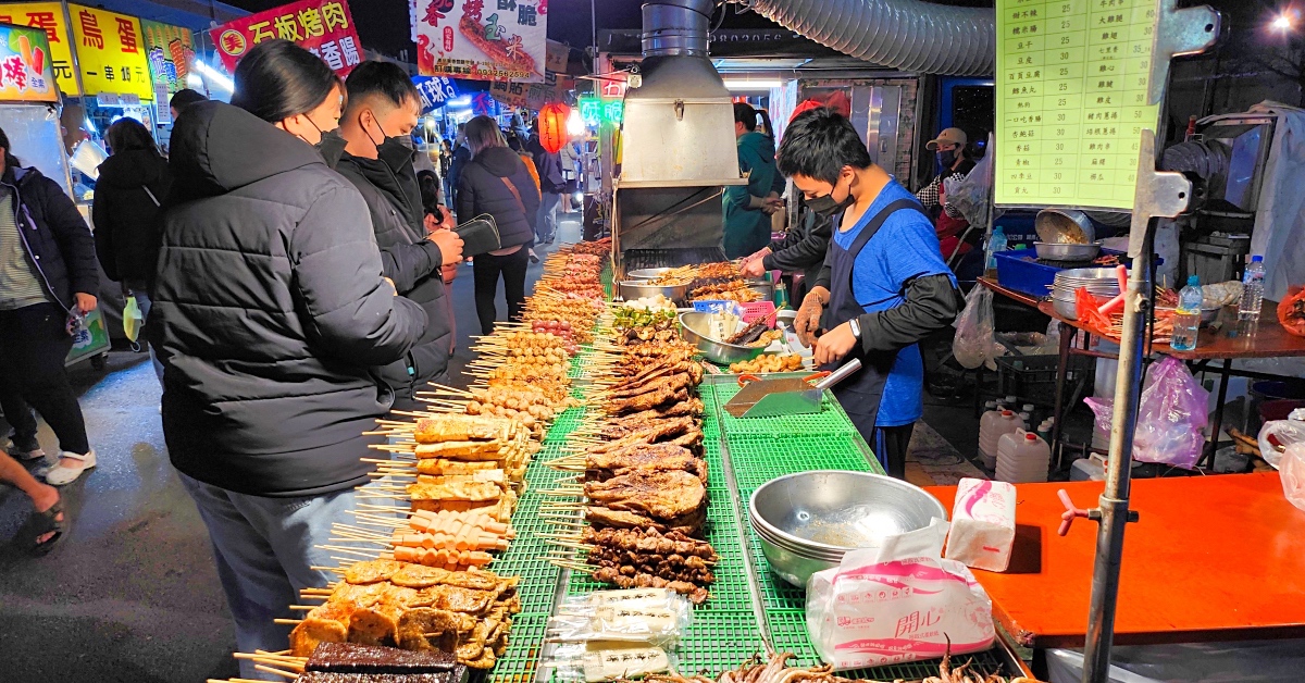 南投草屯美食》草鞋墩人文觀光夜市～草屯最大夜市上百攤位有吃也有玩!! 這幾攤必吃～