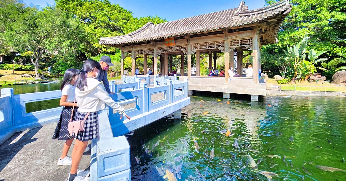 台北免費景點》至善園～台北故宮旁古色古香賞花、餵魚好地方!! 入園、停車都免費～ @嘿!部落!