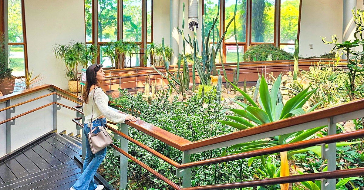 台北免費景點【台北典藏植物園】都市玻璃屋森林秘境，遮陽躲雨吹冷氣免門票室內景點 @嘿!部落!