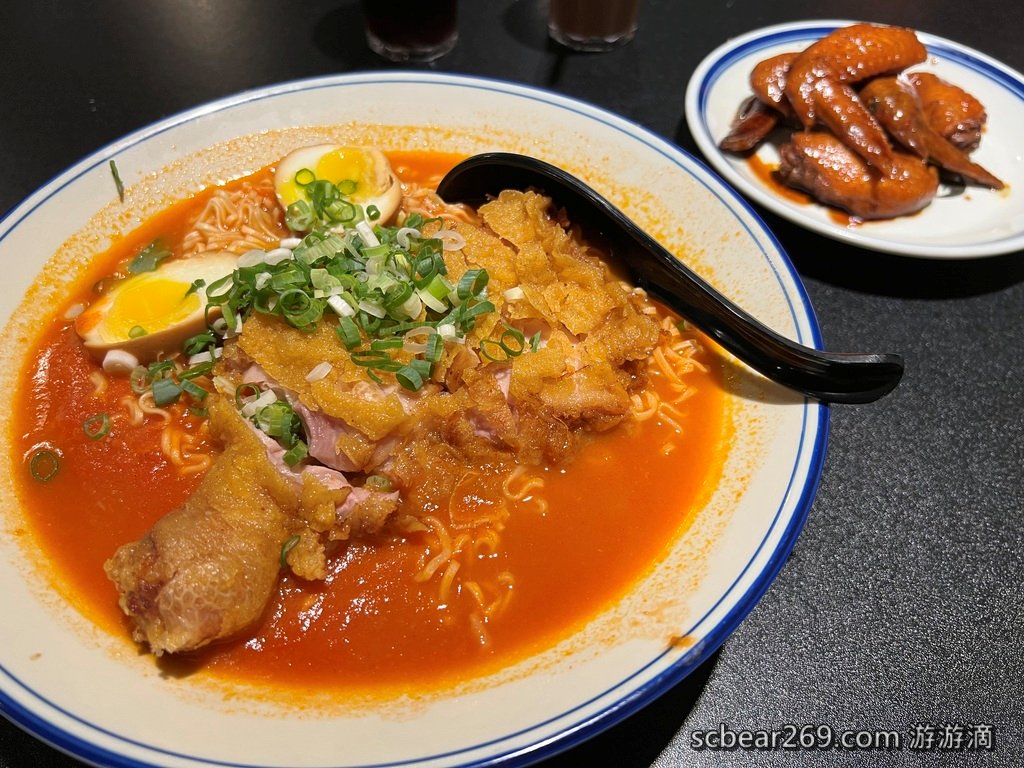 【平鎮】「小香港-港式小吃，特色車仔麵，麵條配料隨你搭，還有經典黯然銷魂飯.西多士和菠蘿油（復古風/茶餐廳/無訂位/近新勢公園）」 @嘿!部落!