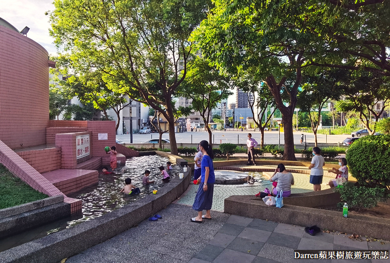 桃園玩水公園|建國公園/桃園免費玩水鄰近桃園火車站後站(交通)